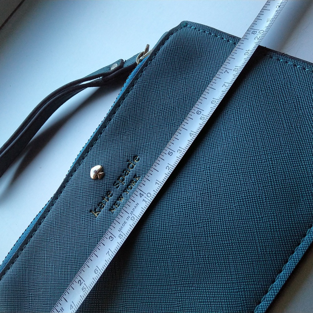 Kate Spade zip up clutch style wallet purse. - Picture 5 of 7